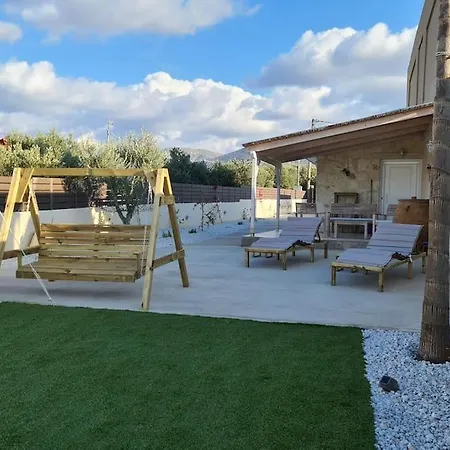 Zoi's Seaview House *