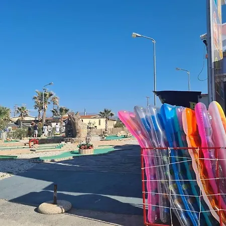 Zoi's Seaview House *