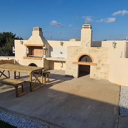 Zoi's Seaview House