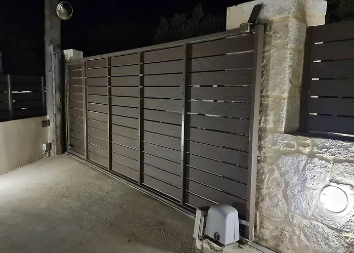 Villa Zoi's Seaview House