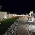 Zoi's Seaview House