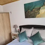 Zoi's Seaview House