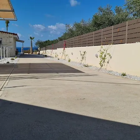 Villa Zoi's Seaview House